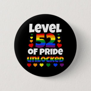 Stufe 52 des unverschlossenen Regenbogens LGBT 52. Button
