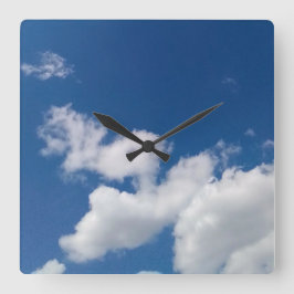 Stufen in den Wolken Quadratische Wanduhr