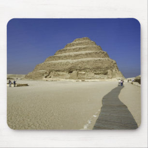 Stufenpyramide in Saqqara, eine der frühesten Mousepad