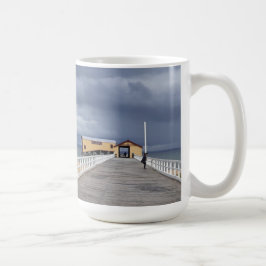 Sturm über Queenscliff Pier Kaffeetasse