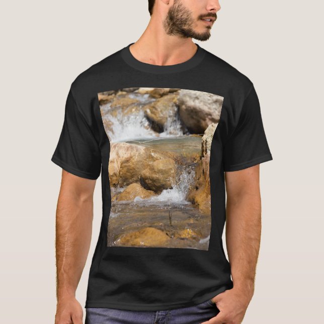 Sturmbach im Frühling T-Shirt (Vorderseite)