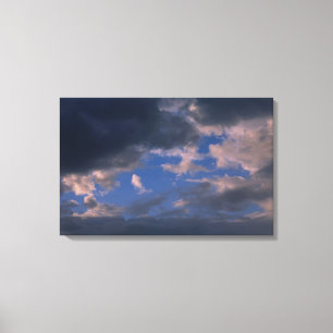 Sturmwolken gegen blauen Himmel Leinwanddruck