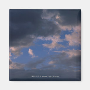 Sturmwolken gegen blauen Himmel Magnet