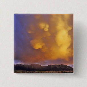 Sturmwolken in der Centennial Range in Montana Button
