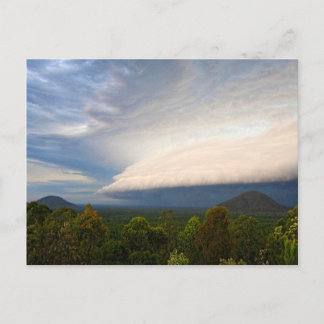 Sturmwolken über der australischen Landschaft Postkarte