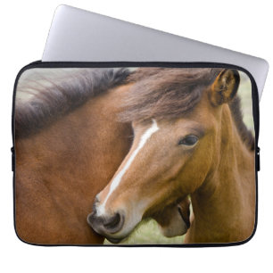 Stute und Fohlen Laptopschutzhülle