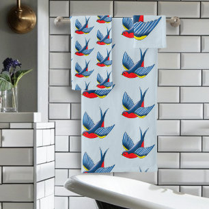Style de tatouage d'oiseau hirondelle traditionnel