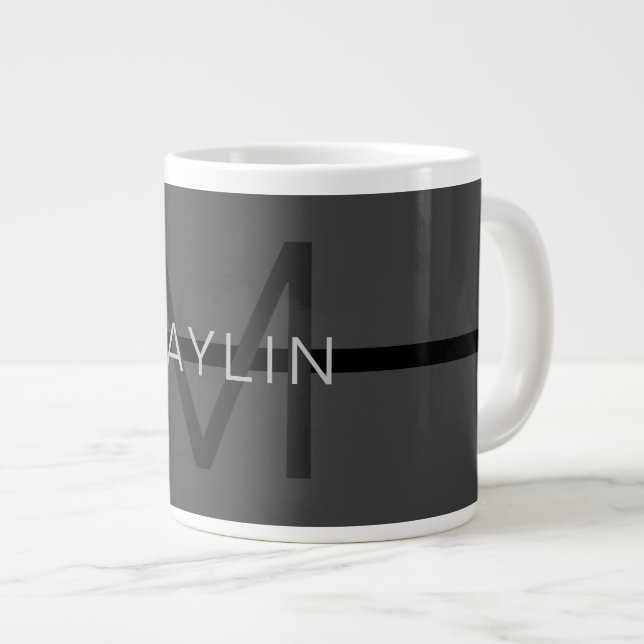 Stylische Maskuline Dunkelgrau Name & Monogramm Jumbo-Tasse (Vorderseite Rechts)