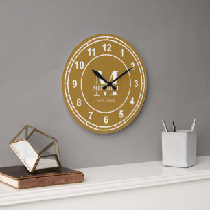 Stylische Monogram Vintag Gold Custom Family Name Große Wanduhr