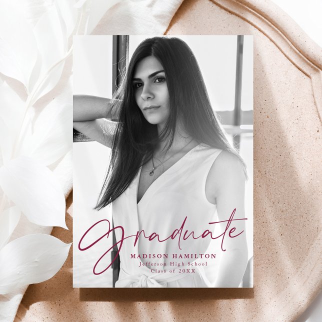 Stylischer Maroon Script Foto Abschluss Ankündigung (Von Creator hochgeladen)