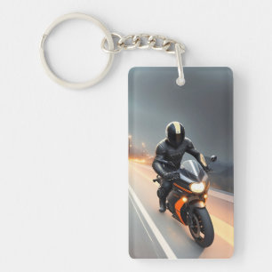 Stylischer Motorradfahrer auf einem Cruiser-Bike Schlüsselanhänger