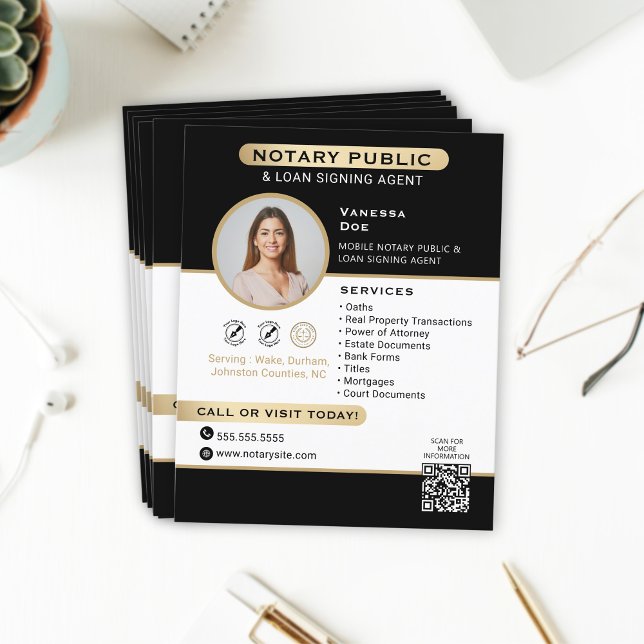 Stylisches Black Gold Notary Foto QR Code Marketin Flyer (Von Creator hochgeladen)
