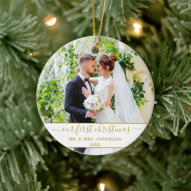 Stylisches Skript Unser erstes Weihnachts-Gold Keramik Ornament (Baum)