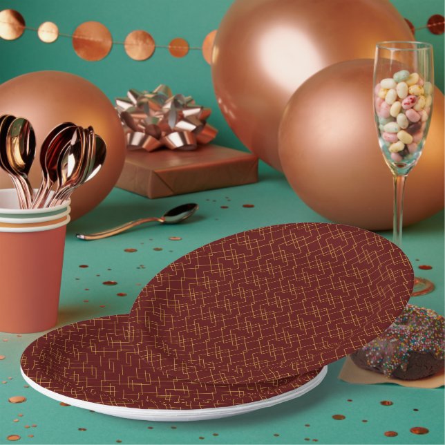 Stylish Gold Geometric Box Design Maroon Round Pappteller (Multi)