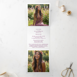 Stylish Graduation Cap Plum Tones & Gold  Dreifach Gefaltete Ankündigung