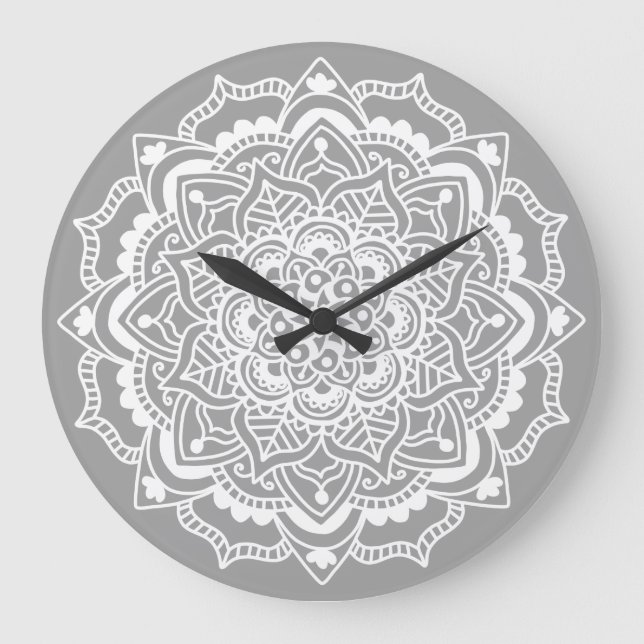 Stylish Modern Grey White Boho Bohemian Mandala Große Wanduhr (Vorderseite)