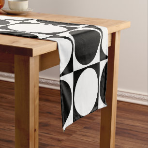 Stylish White & Black Tiles Patterned Kurzer Tischläufer