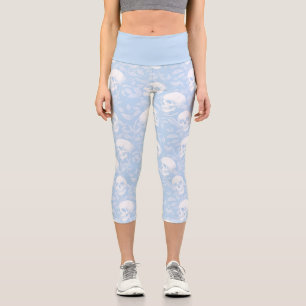 Stylisierende Pastell-Gotisch-Himmelblau-Schädel-B Capri Leggings