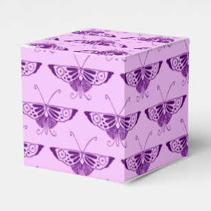 Stylized Kunst-Dekoschmetterling - lila und Geschenkschachtel