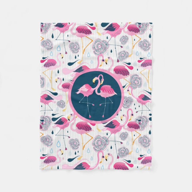 Stylized Tropical Flowers & Pink Flamingos Pattern Fleecedecke (Vorderseite)