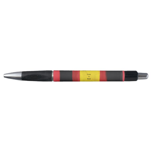 Stylo avec le design d'amour Be Kind. (Devant)