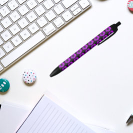 Stylo Noir Geranium violet sur le modèle floral noir