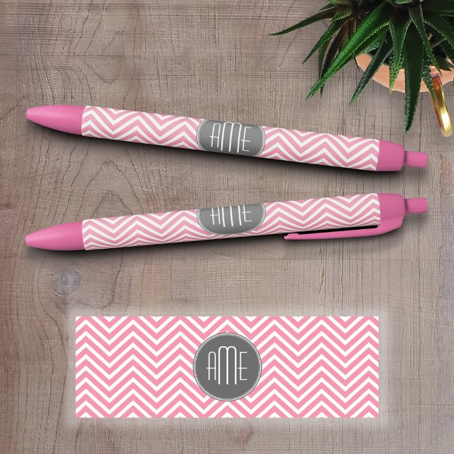 Stylo Noir Monogramme Motif Pastel Pink et Grey Chevron (Custom Pen - Personalize this writing pen with photos, your name, monogram or other text)