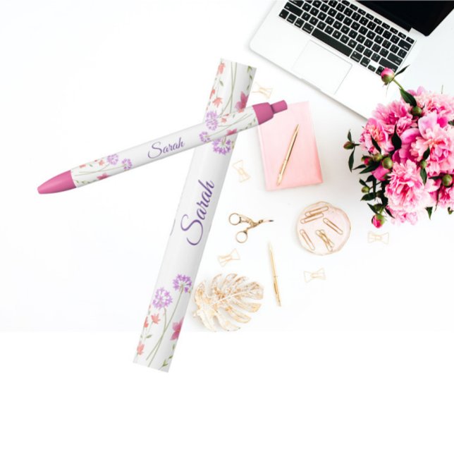 Stylo Noir Nom personnalisé rose floral (Créateur téléchargé)