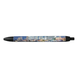 Stylo Noir Vue d'horizon avec la réflexion dans l'eau, Miami