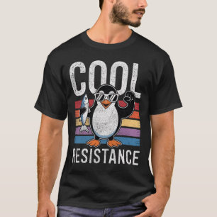 Subtiler cooler Widerstand Pinguin Zölle Protest A T-Shirt