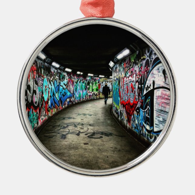 Subway Graffiti Ornament Aus Metall (Vorne)