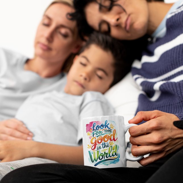 Suche nach dem Guten in der Tasse der Welt (Spread light with this colorful, "Look for the good in the world" mug! )