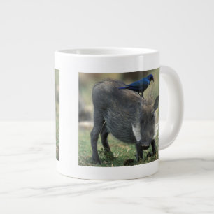 Südafrika, Pilanesburg GR, Warzenschwein Jumbo-Tasse
