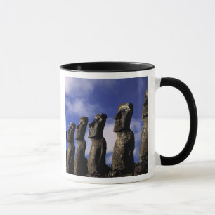 Südamerika, Chile, Osterinsel, Ahu Akiri. Tasse