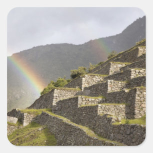 Südamerika, Peru, Machu Picchu. Regenbogen über Quadratischer Aufkleber