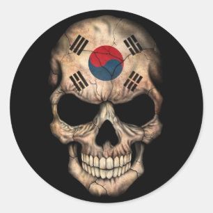 Südkoreanischer Flaggen-Schädel auf Schwarzem Runder Aufkleber
