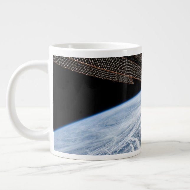 Südlich der Aleutianischen Inseln herrschen Wolken Jumbo-Tasse (Links)