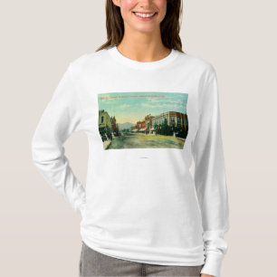 Südliche Ansicht der 6. Straße von der Eisenbahn T-Shirt