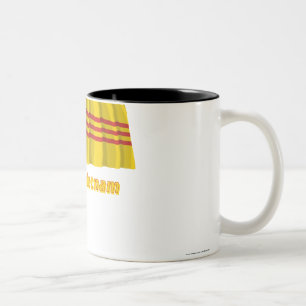 Südwellenartig bewegende Flagge vietnams mit Name Zweifarbige Tasse