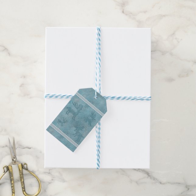 Südwestwinterhirsche und Pinien Blau Geschenkanhänger (Mit Garn)