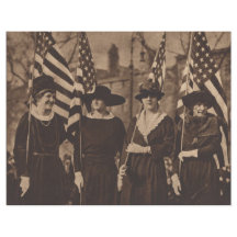 Suffragettes dans le papier à scandale Parade