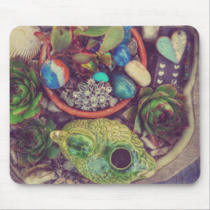 Sukkulturen und kleine Kunstobjekte im Garten Mousepad