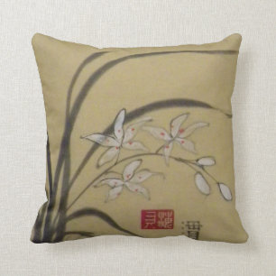 Sumi-e Orchidee durch Chelsea McGraw Kissen