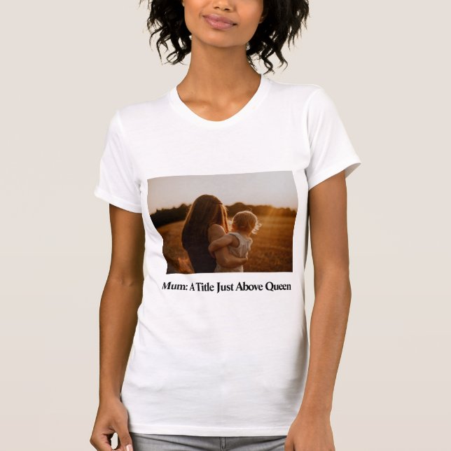 Summe: Ein Titel über Königin T-Shirt (Vorderseite)