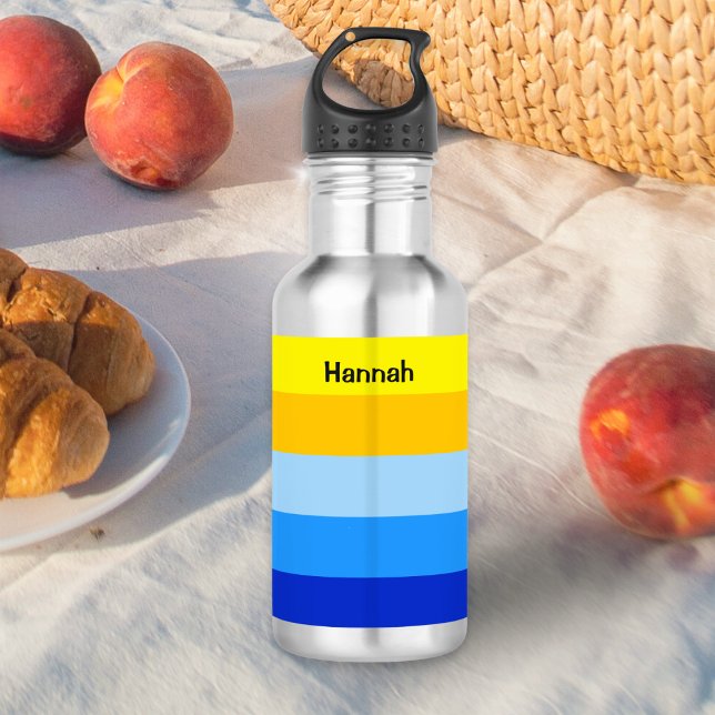 Summer Beach Blue und Yellow Strips Personalisiert Edelstahlflasche (A stainless steel water bottle with modern color block design in sunny coastal yellow and blue)