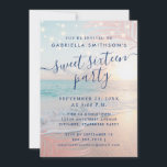 Summer Beach Stringlights Sweet 16 Geburtstag Einladung<br><div class="desc">Ein atemberaubender, schick rosa und türkisfarbener Strandsonnenuntergang am Ozean mit Lichtern und mit Akzenten aus rosa Palmenblättern im sommerlichen Thema, süße 16-jährige Einladung. Alle Formulierungen können für jedes Alter Geburtstag oder Feiern geändert werden, und es gibt Platz auf der Rückseite für optionale Kleidung, Wegbeschreibung oder Parkinformationen. Die marineblauen modernen Typografie-Schriftart...</div>