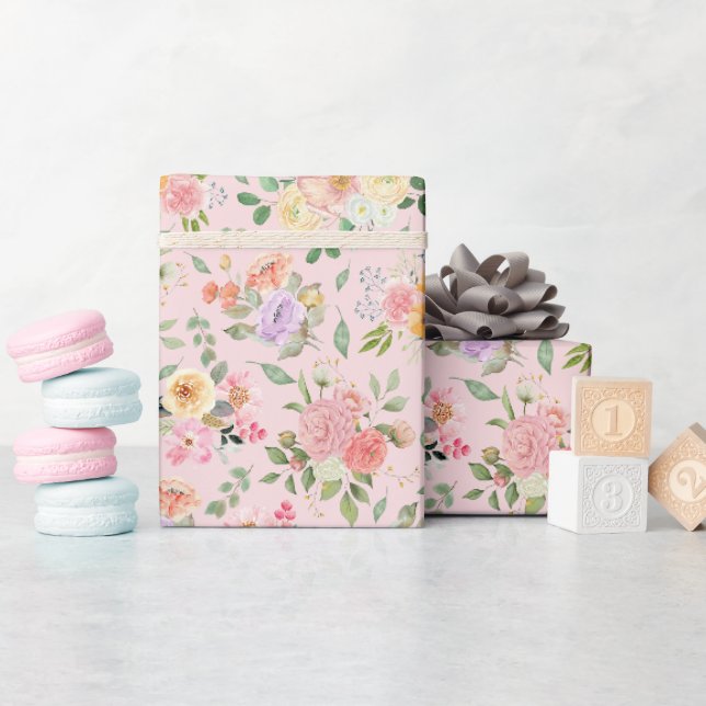 Summer Boho Floral on Baby Pink Geschenkpapier (Babyparty)