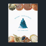 Summer Christmas Beach Seashell Individuelle Name Feiertagspostkarte<br><div class="desc">Ein einzigartiges Weihnachtsdesign an der Sommerküste,  bei dem Strandwellen zum Füllen des Weihnachtsbaumes und der Muscheln als Grenze verwendet werden. Ideal für Weihnachtsgeschenke und Dekoration. Passen Sie die Weihnachtspostkarte mit Ihrem Text an und machen Sie es zu Ihrem eigenen.</div>