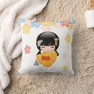 Summer Kokeshi Doll - Yellow Kimono Geisha Girl Kissen