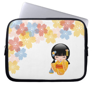 Summer Kokeshi Doll - Yellow Kimono Geisha Girl Laptopschutzhülle